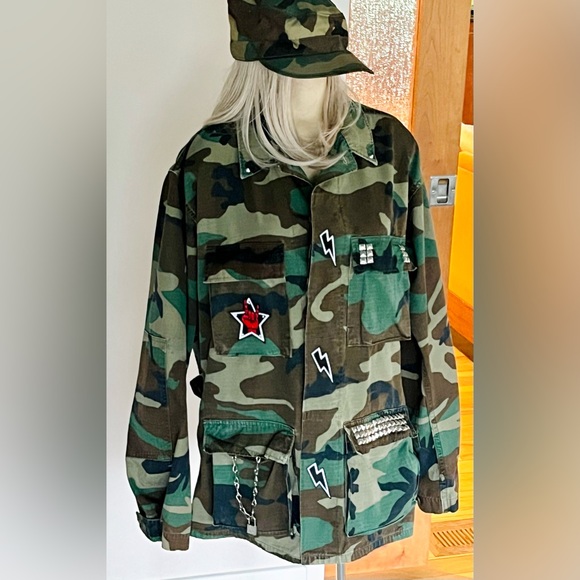 CAMO/ MILITARY JACKET/ TOP-ON BACK—MILITARY WITH STUDS—CUSTOM-OVERSIZED —COOL 🔥 - Picture 6 of 16